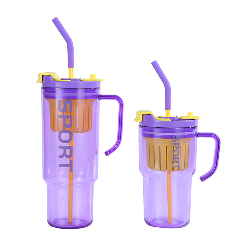 হ্যান্ডেল এবং খড় সঙ্গে ভ্রমণ প্লাস্টিক tumbler